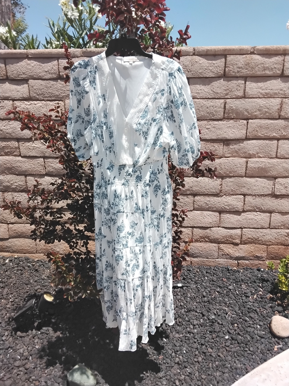 KING ROAD NWOT  White & Blue Floral V-Neck Maxi Dress